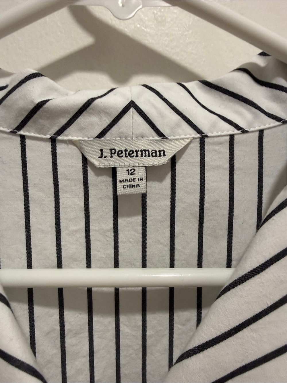 J. Peterman Women’s White Black Pinstripe Button Front Blouse Size 12 - Picture 2 of 7